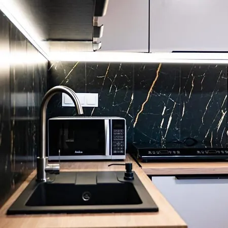 Mala Kawalerka Spokojna Okolica, Swietny Dojazd Варшава